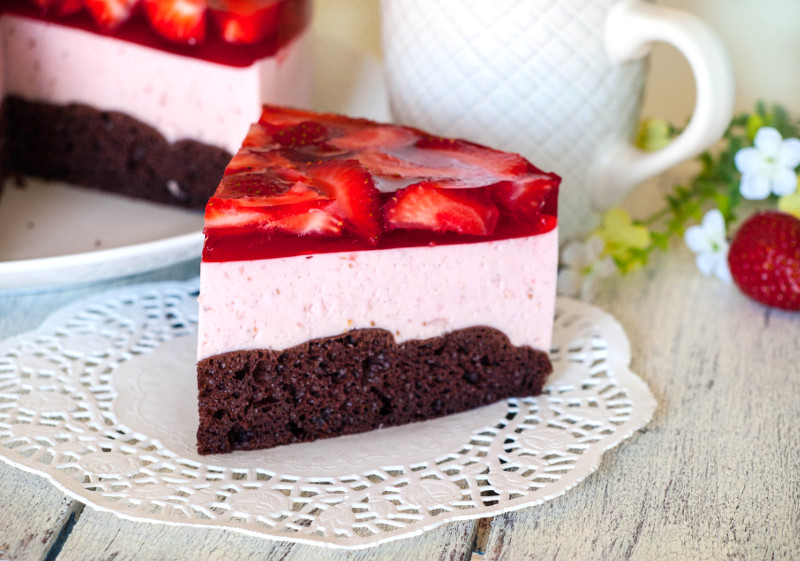 Strawberry Mousse Cake – low calorie dessert for your diet