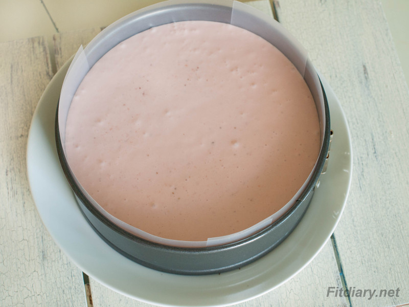 Strawberry Mousse Cake – low calorie dessert for your diet