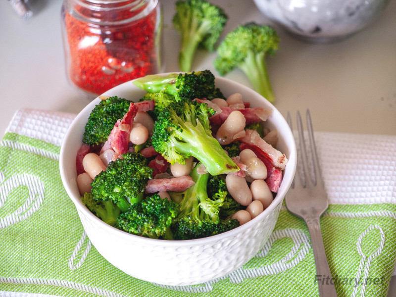 Broccoli with Ham and White Beans