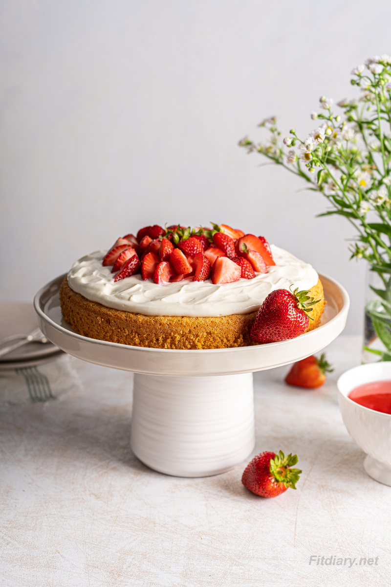 Strawberry Cake – healthy, sugar-free ultimate summer dessert
