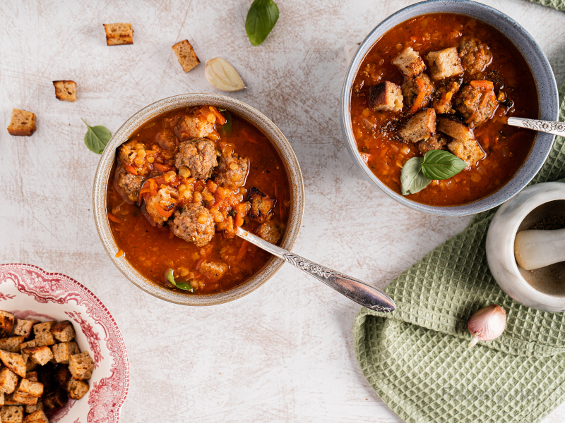 Tomato Lentil Soup with Meatballs – healthy high protein soup