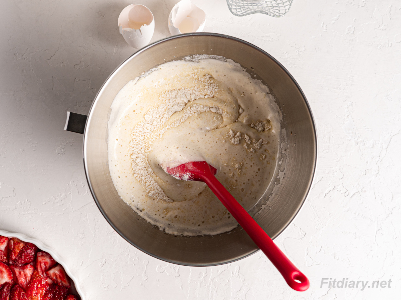 Healthy Strawberry Dessert - sugar free strawberry dessert recipe that has only 149 calories per serving