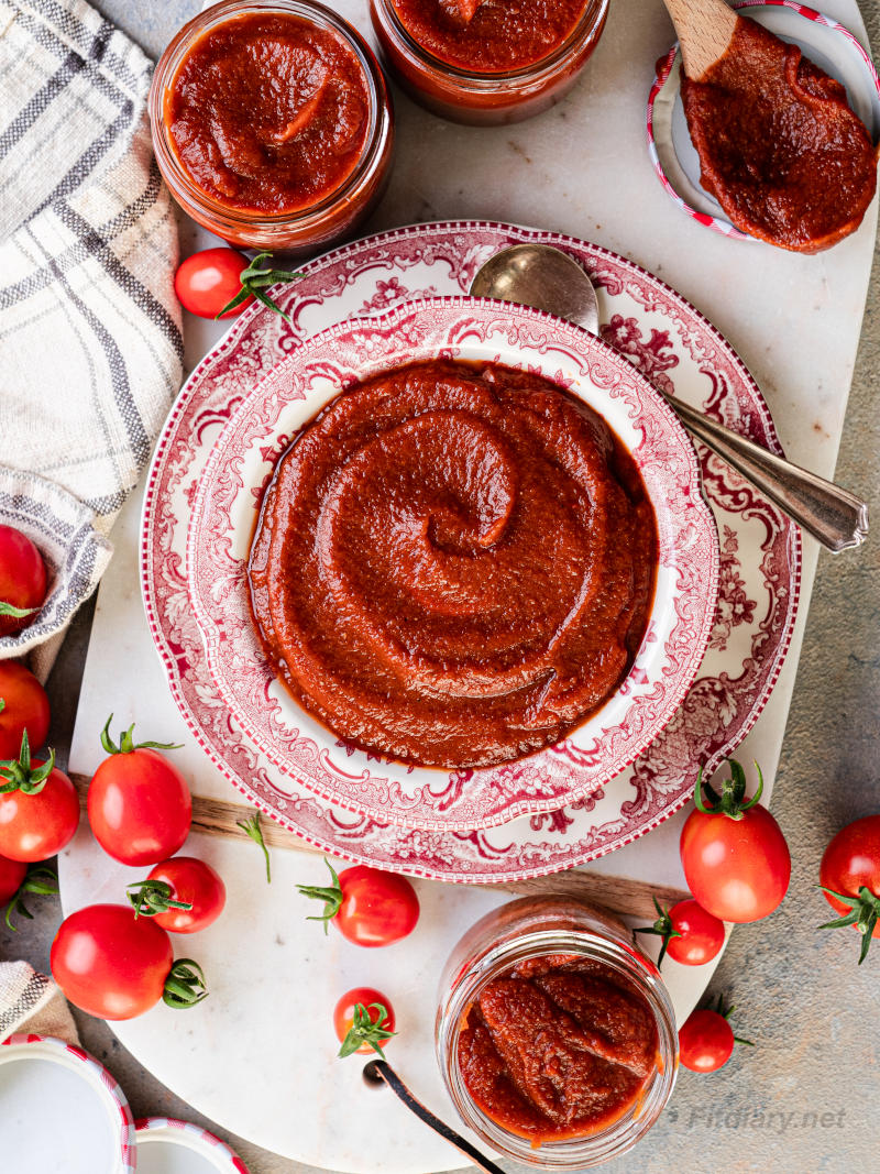 Healthy Homemade Ketchup – made with fresh tomatoes and perfect for canning