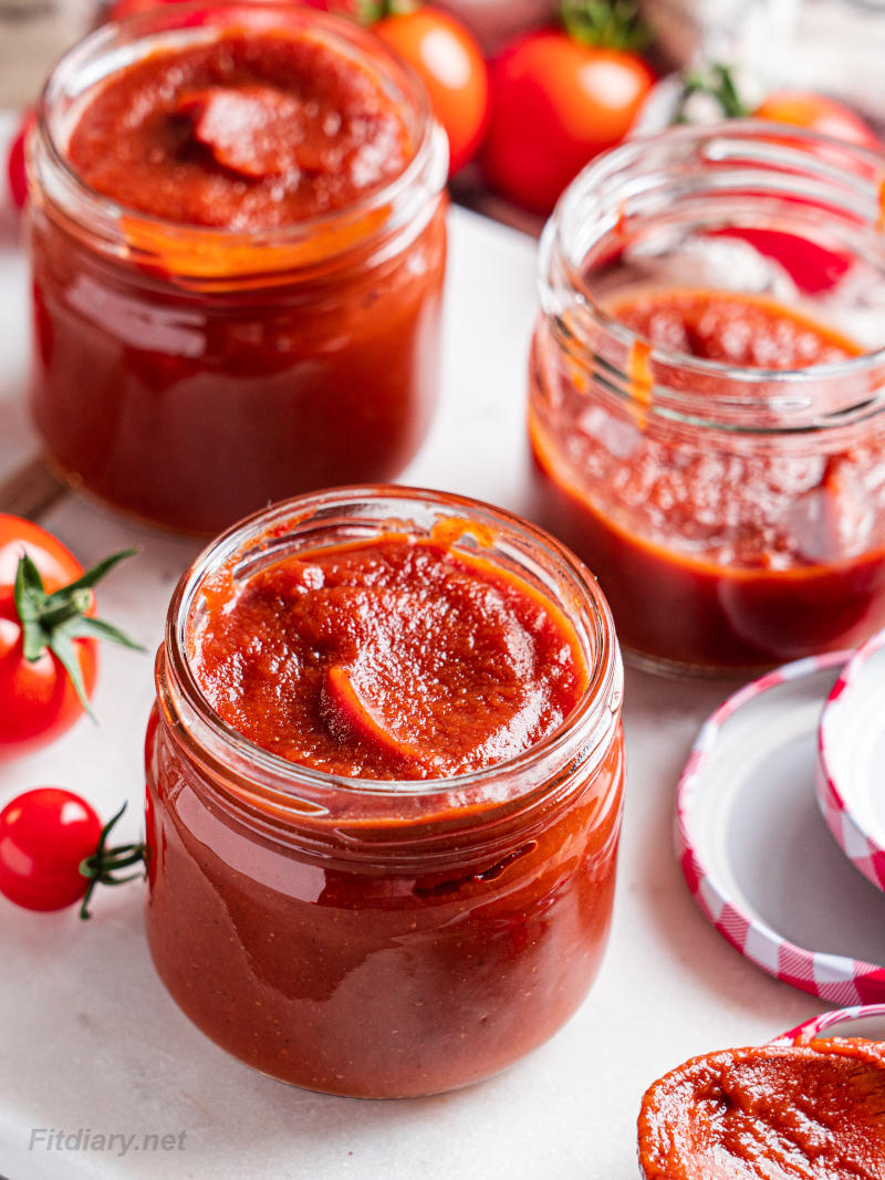 Healthy Homemade Ketchup – made with fresh tomatoes and perfect for canning