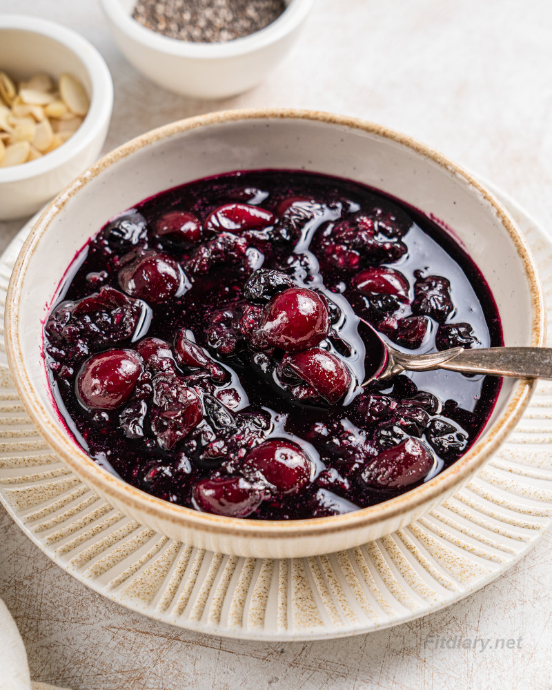 Berry Compote – a healthy recipe for summer treats